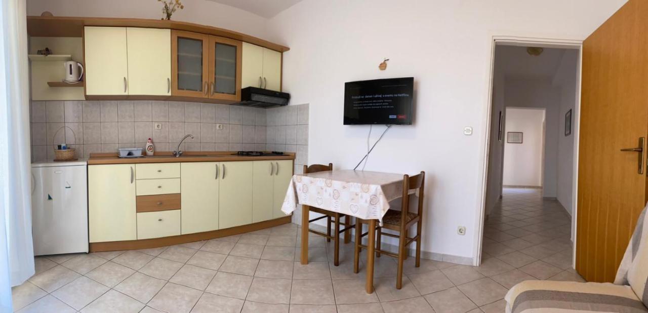 The Ana Apartments Komiza Exterior photo