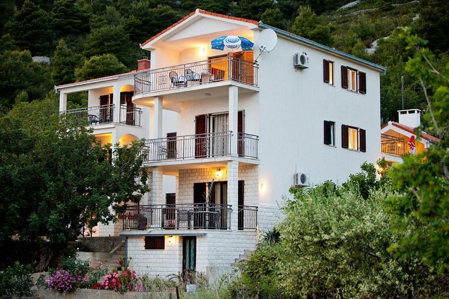 The Ana Apartments Komiza Exterior photo